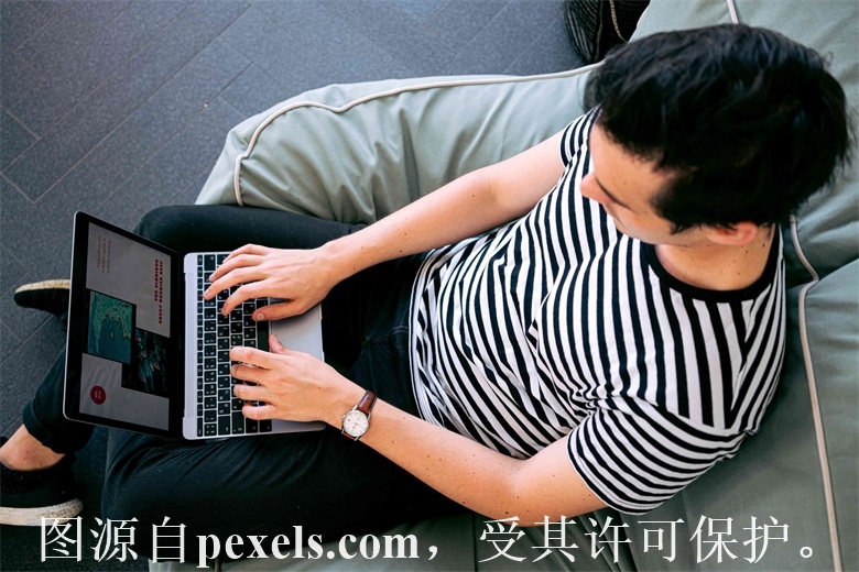 石岩域名注册价格_云小二